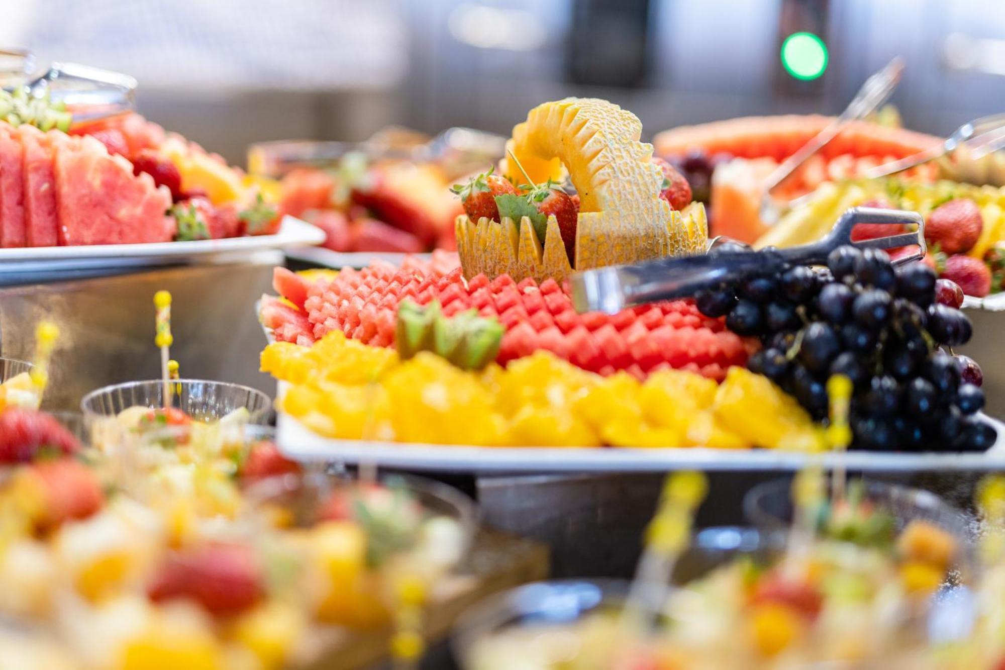 David Dead Sea Resort & Spa Ejn Bokek Exteriér fotografie Fruit salad
