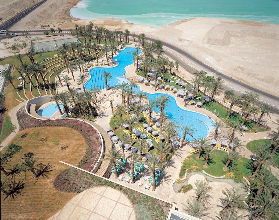 David Dead Sea Resort & Spa Ejn Bokek Exteriér fotografie Aerial view of the resort
